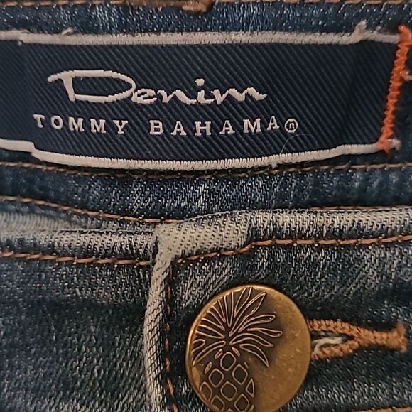 Tommy Bahama Denim Crop Size 4 EUC - Picture 3 of 6